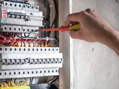 rénovation électrique : guide pratique | TSA Électricité & Climatisation rénovation électrique : tableau et normes NF C 15-100